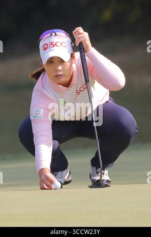 22. Oktober 2022, WONJU, GAMGWON, SÜDKOREA: 22. Oktober 2022-Wonju, Südkorea-Moriya Jutanugan aus Thailand Action auf dem 7. Grün während einer BMW LADIES CHAMPIONSHIP 2022 Runde 3 im Oak Valley Golf Club in Wonju, Südkorea. (Bild: © Ryu Seung-Il/ZUMA Press Wire) Stockfoto