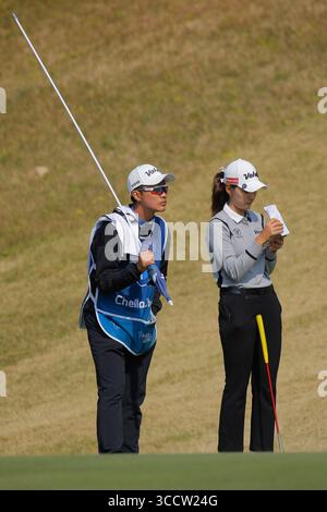 22. Oktober 2022, WONJU, GAMGWON, SÜDKOREA: 22. Oktober 2022-Wonju, Südkorea-Chella Choi von Südkorea auf dem 8. Green während einer BMW LADIES CHAMPIONSHIP 2022 Runde 3 im Oak Valley Golf Club in Wonju, Südkorea. (Bild: © Ryu Seung-Il/ZUMA Press Wire) Stockfoto