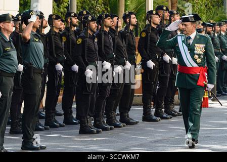 12. Oktober 2022, Sevilla, Andalusien, Spanien: Guardia Civil Officers marschieren während der Feierlichkeiten ihres Schutzpatrons und zum Nationalfeiertag. (Bild: © Angel Garcia/ZUMA Press Wire) Stockfoto