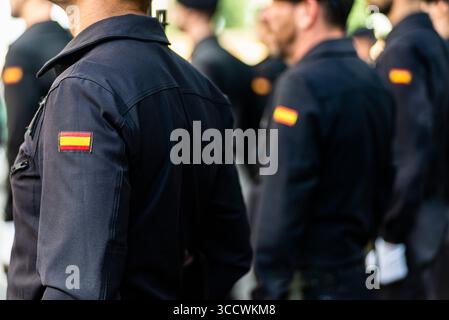 12. Oktober 2022, Sevilla, Andalusien, Spanien: Guardia Civil Officers marschieren während der Feierlichkeiten ihres Schutzpatrons und zum Nationalfeiertag. (Bild: © Angel Garcia/ZUMA Press Wire) Stockfoto