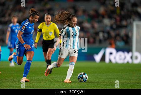 24. Juli 2023: Estefania Banini (Argentinien) kontrolliert den Ball bei einem Spiel der Gruppe G - FIFA Frauen-Weltmeisterschaft Australien & Neuseeland 2023, Italien gegen Argentinien, im Eden Park, Auckland, Neuseeland. Kim Price/CSM (Kreditbild: © Kim Price/CSM via ZUMA Press Wire) Stockfoto