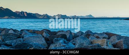 Nusfjord, ein kleines Fischerdorf auf den Lofoten-Inseln, von der UNESCO als Pilotprojekt zur Erhaltung der traditionellen norwegischen Architektur anerkannt Stockfoto