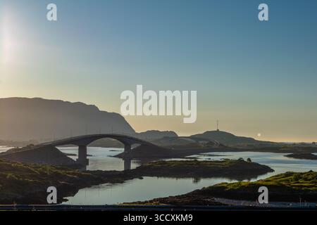 Nusfjord, ein kleines Fischerdorf auf den Lofoten-Inseln, von der UNESCO als Pilotprojekt zur Erhaltung der traditionellen norwegischen Architektur anerkannt Stockfoto
