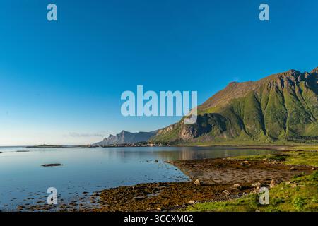 Nusfjord, ein kleines Fischerdorf auf den Lofoten-Inseln, von der UNESCO als Pilotprojekt zur Erhaltung der traditionellen norwegischen Architektur anerkannt Stockfoto