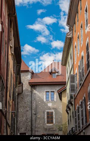 Frankreich, Europa: Skyline und architektonische Details von Annecy, der größten Stadt des Departements Haute-Savoie an der Nordspitze des berühmten Lake Annecy Stockfoto