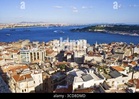 Blick vom Galata-Turm zum Bosporus, Istanbul, Türkei Stockfoto