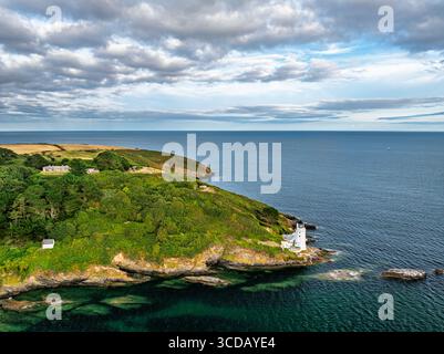 St. Anthony Lighthouse ab Drohne, Roseland Peninsula, Head Circular Walk, Cornwall, Großbritannien Stockfoto