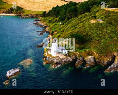 St. Anthony Lighthouse ab Drohne, Roseland Peninsula, Head Circular Walk, Cornwall, Großbritannien Stockfoto