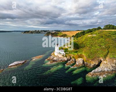 St. Anthony Lighthouse ab Drohne, Roseland Peninsula, Head Circular Walk, Cornwall, Großbritannien Stockfoto
