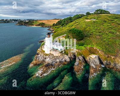 St. Anthony Lighthouse ab Drohne, Roseland Peninsula, Head Circular Walk, Cornwall, Großbritannien Stockfoto