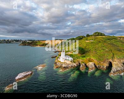 St. Anthony Lighthouse ab Drohne, Roseland Peninsula, Head Circular Walk, Cornwall, Großbritannien Stockfoto