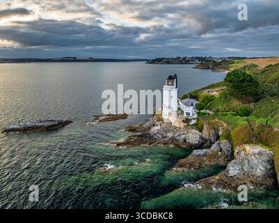 St. Anthony Lighthouse ab Drohne, Roseland Peninsula, Head Circular Walk, Cornwall, Großbritannien Stockfoto