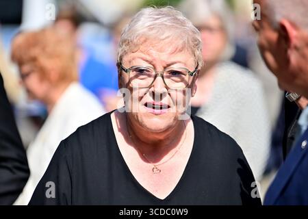 Berlin, Deutschland. August 2025. Evelyn Zupke, Bundesbeauftragte für die Opfer der SED-Diktatur, nimmt an einer Kranzniederlegung an der Mauer-Gedenkstätte an der Ecke Ackerstraße/Bernauer Straße Teil. Quelle: Sebastian Christoph Gollnow/dpa/Alamy Live News Stockfoto