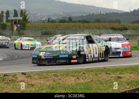 Magione, Italien - 20. September 2014: NASCAR Whelen Euro Series im Rennen auf dem Autodromo dell'Umbria in Magione. Stockfoto