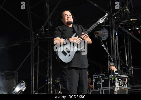 DERBYSHIRE, ENGLAND - AUGUST 09: Dino Cazares von „Fear Factory“ tritt am 09. August 2025 im Bloodstock Open Air, Catton Park in Derbyshire, England auf.CAP/MAR ©MAR/Capital Pictures Stockfoto