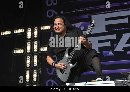 DERBYSHIRE, ENGLAND - AUGUST 09: Dino Cazares von „Fear Factory“ tritt am 09. August 2025 im Bloodstock Open Air, Catton Park in Derbyshire, England auf.CAP/MAR ©MAR/Capital Pictures Stockfoto