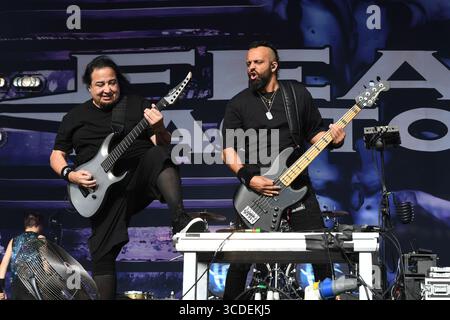 DERBYSHIRE, ENGLAND - AUGUST 09: Dino Cazares von „Fear Factory“ tritt am 09. August 2025 im Bloodstock Open Air, Catton Park in Derbyshire, England auf.CAP/MAR ©MAR/Capital Pictures Stockfoto