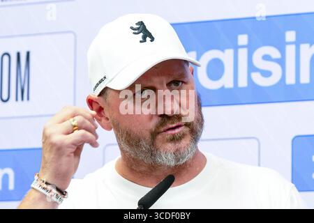 Berlin, Deutschland. August 2025. Fußball, Bundesliga, Pressekonferenz 1. FC Union Berlin. Trainer Steffen Baumgart (1. FC Union Berlin) spricht mit Medienvertretern. Quelle: Matthias Koch/dpa/Alamy Live News Stockfoto