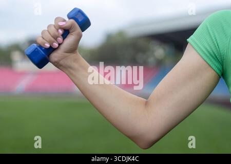 Das Modell führt Aktionen basierend auf den Daten aus, die es als Eingabe empfängt. Stockfoto