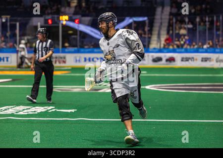2. Dezember 2023: Josh Currier (27), Calgary Roughnecks Stürmer, trägt den Ball im zweiten Quartal gegen die Rochester Knighthawks. Die Rochester Knighthawks waren Gastgeber der Calgary Roughnecks in einem Spiel der National Lacrosse League in der Blue Cross Arena in Rochester, New York. (Jonathan Tenca/CSM) (Bild: © Jonathan Tenca/CSM via ZUMA Press Wire) Stockfoto