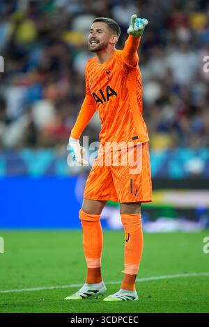 Udine, Italien. August 2014. Guglielmo Vicario von Tottenham Hotspur FC während des UEFA Super Cup Finales 2025 zwischen Paris Saint-Germain FC und Tottenham Hotspur FC im Bluenergy Stadium am 13. August 2025 in Udine, Italien. Quelle: Giuseppe Maffia/Alamy Live News Stockfoto
