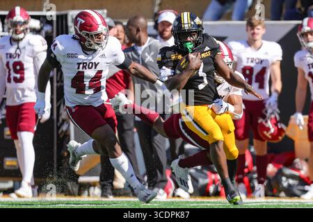 25. NOVEMBER 2021: Southern Miss Golden Eagles Running Back Frank Gore Jr. (3) spielt den Ball während eines College-Fußballspiels zwischen den Southern Miss Golden Eagles und den Troy Trojans im M.M. Roberts Stadium in Hattiesburg, Mississippi. Bobby McDuffie/CSM (Kreditbild: Stockfoto