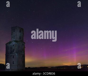 Seltene mehrfarbige aurora Borealis am Sternenhimmel in Dorset Stockfoto