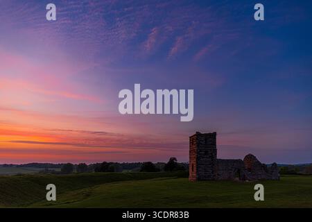 Seltene mehrfarbige aurora Borealis am Sternenhimmel in Dorset Stockfoto