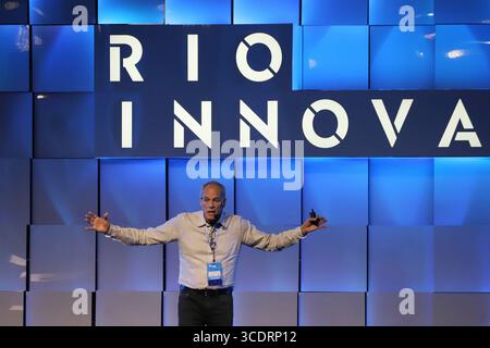 Rio Innovationswoche 2025. Marcelo Gleiser, Physiker und Astronom, während der Rio Innovation Week, am Pier Maua in der Innenstadt von Rio de Janeiro, diesen Mittwoch, den 13. RIO DE JANEIRO Centro RIO DE JANEIRO BRASILIEN Copyright: XCHARLESxSHOLLx Stockfoto