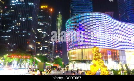 SHENZHEN, CHINA - 13. AUGUST 2025 - Ping an International Finance Centre, das mit 599,1 Metern zweithöchste in China, Stadt Shenzhen, Provinz Guangdong, China am 13. August 2025. Stockfoto