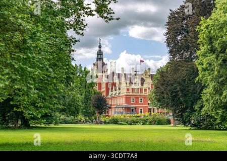 Schloss Muskau in der UNESCO-Welterbestätte Muskauer Park oder Park Mużakowski in Bad Muskau, Oberlausitz, Sachsen, Deutschland | Schloss Muskau in Th Stockfoto