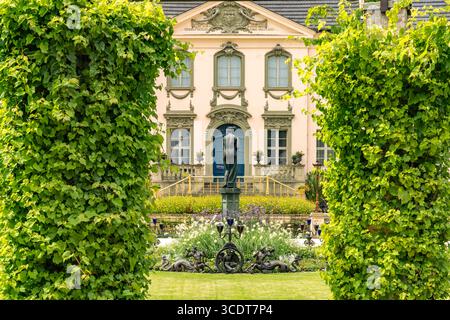 Schloss Branitz der Branitzer Park mit dem Schloss Branitz, 1846 von Fürst Hermann von Pückler-Muskau angelegter Landschaftspark in Branitz, Cottbus, Stockfoto