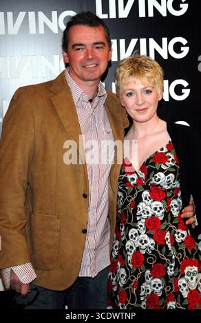Johnny Shentall und Yvette Fielding beim Live TV Sommerprogramm in London am 14. Mai 2008 Stockfoto