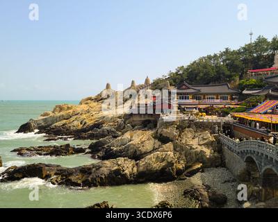 Busan, Südkorea - 29. März 2024: Haedong Yonggungsa Tempel Stockfoto