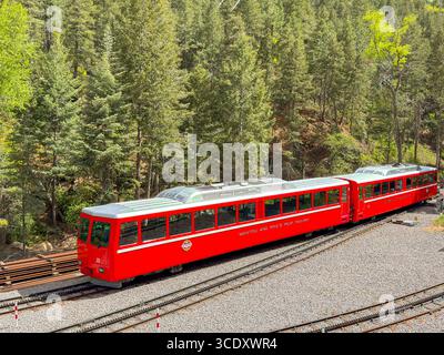 Manitou Springs, Colorado, USA – 21. Mai 2025: Zug auf der Manitou and Pike's Peak Cog Railway Stockfoto