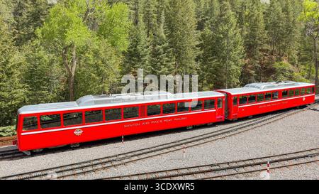 Manitou Springs, Colorado, USA – 21. Mai 2025: Zug auf der Manitou and Pike's Peak Cog Railway Stockfoto