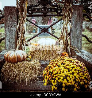 Das Washington Irving Memorial und Grab auf dem Friedhof Sleepy Hollow in der Nähe der alten niederländischen Kirche, berühmt für die Legende von Sleepy Hollow Stockfoto