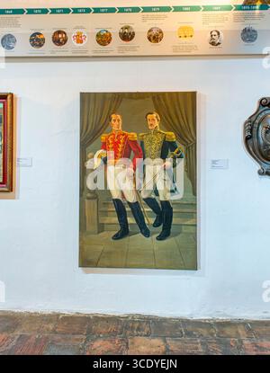 Ein historisches Gemälde im Vase House Museum in Bogota, das zwei Figuren in Militärkleidung zeigt. Das reiche Erbe Kolumbiens. Stockfoto
