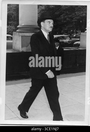 New Yorker Gouverneur Thomas Dewey bei der Beerdigung von Präsident Franklin Roosevelt. Stockfoto