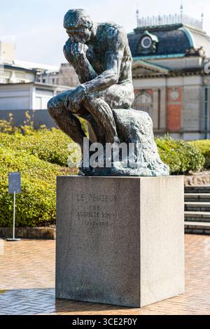 Le Penseur De Auguste Rodin 1840-1917 auf dem Gelände des Kyoto National Museum, Chayacho, Higashiyama-ku, Kyoto, Honshu, Japan Stockfoto