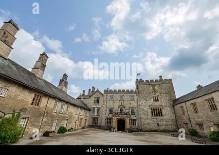 Sizergh Castle, Pele Tower und Tudor House in Helsington in der englischen Grafschaft Cumbria. Stockfoto