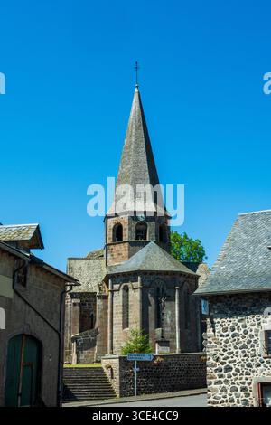 Compains, Kirche Saint Georges, Region Cezallier, Puy de Dome, Auvergne Rhone Alpes, Frankreich Stockfoto