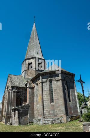Compains, Kirche Saint Georges, Region Cezallier, Puy de Dome, Auvergne Rhone Alpes, Frankreich Stockfoto