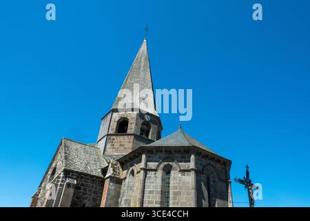 Compains, Kirche Saint Georges, Region Cezallier, Puy de Dome, Auvergne Rhone Alpes, Frankreich Stockfoto