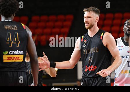 Charleroi, Belgien. August 2025. Der Belgier Andy Vanvliet wurde während eines Basketballspiels zwischen der belgischen Nationalmannschaft Belgische Lions und Großbritannien am Freitag, den 15. August 2025 in Oostende in einem Freundschaftsturnier dargestellt. BELGA PHOTO MAARTEN STRAETEMANS Credit: Belga News Agency/Alamy Live News Stockfoto