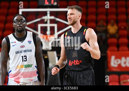 Charleroi, Belgien. August 2025. Der Belgier Andy Vanvliet wurde während eines Basketballspiels zwischen der belgischen Nationalmannschaft Belgische Lions und Großbritannien am Freitag, den 15. August 2025 in Oostende in einem Freundschaftsturnier dargestellt. BELGA PHOTO MAARTEN STRAETEMANS Credit: Belga News Agency/Alamy Live News Stockfoto
