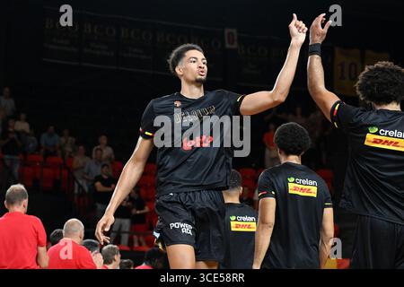 Charleroi, Belgien. August 2025. Die belgische Ismael Bako wurde vor einem Basketballspiel zwischen der belgischen Nationalmannschaft Belgische Lions und Großbritannien am Freitag, den 15. August 2025 in Oostende in einem Freundschaftsturnier gezeigt. BELGA PHOTO MAARTEN STRAETEMANS Credit: Belga News Agency/Alamy Live News Stockfoto
