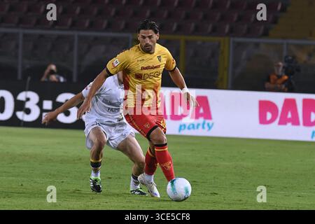 Lecce, Italien. August 2025. Santiago Pierotti (US Lecce) in Aktion während US Lecce gegen SS Juve Stabia, italienisches Fußball-Coppa Italia Spiel in Lecce, Italien, 15. August 2025 Credit: Independent Photo Agency/Alamy Live News Stockfoto