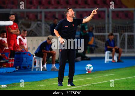 Lecce, Italien. August 2025. Coach Eusebio Di Francesco von US Lecce während US Lecce gegen SS Juve Stabia, italienisches Fußball-Coppa Italia Spiel in Lecce, Italien, 15. August 2025 Credit: Independent Photo Agency/Alamy Live News Stockfoto