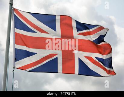 Die Unionsflagge des Vereinigten Königreichs, fliegt bei Aeroventure in Doncaster, South Yorkshire, England, Vereinigtes Königreich Stockfoto
